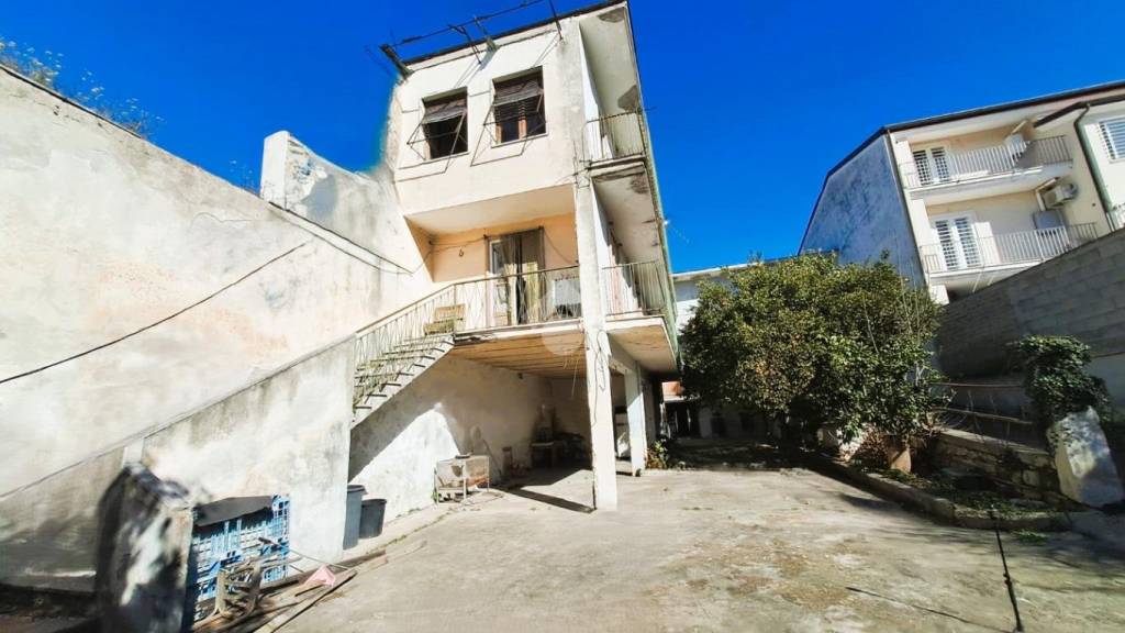 casa indipendente in vendita a San Cipriano d'Aversa