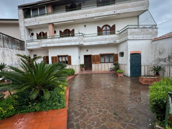 intera palazzina in vendita a San Cipriano d'Aversa