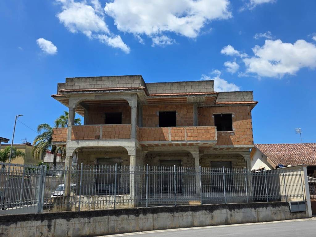 intera palazzina in vendita a San Cipriano d'Aversa