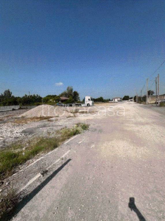 terreno edificabile in vendita a San Cipriano d'Aversa