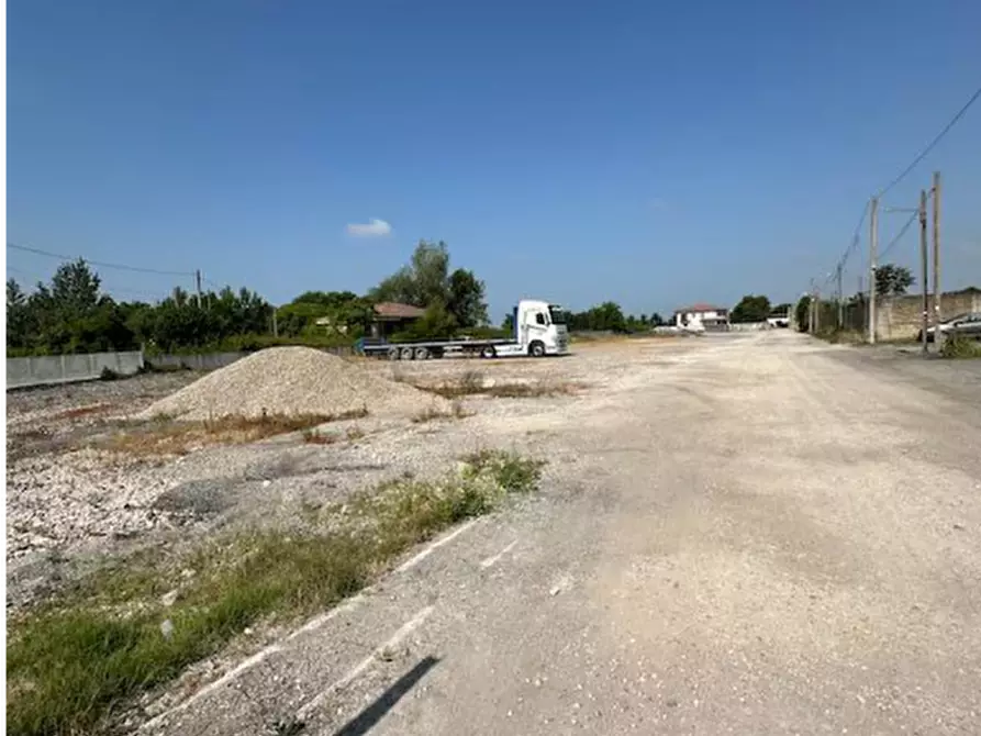 terreno agricolo in vendita a San Cipriano d'Aversa