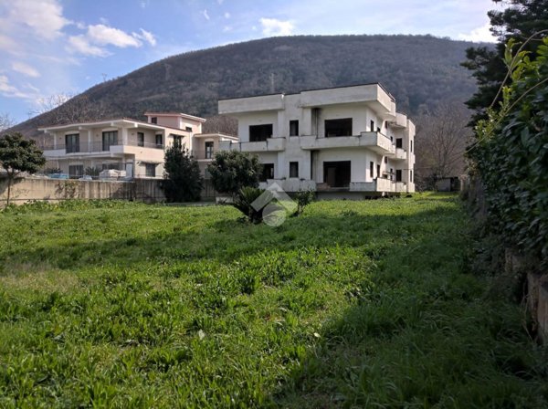 casa indipendente in vendita a San Felice a Cancello in zona Botteghino