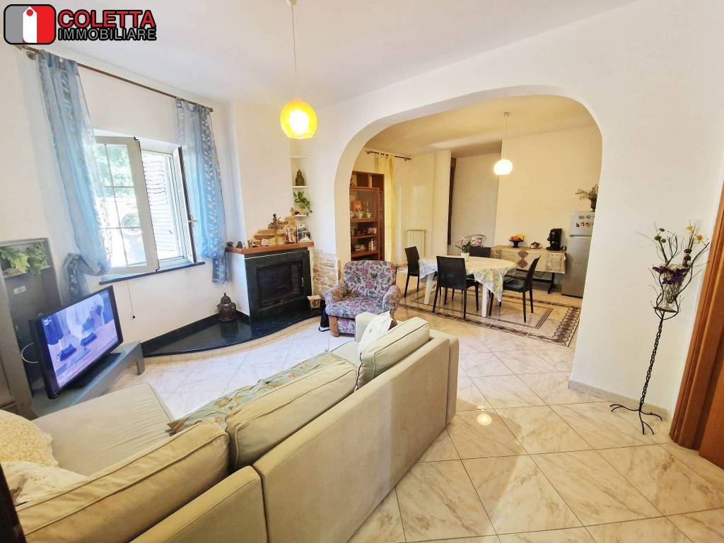 casa indipendente in vendita a San Felice a Cancello in zona Cancello
