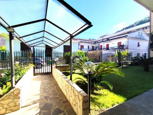 casa indipendente in vendita a San Felice a Cancello in zona Cancello