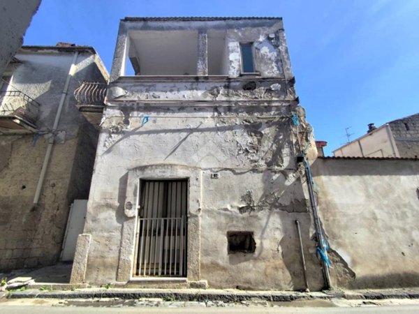casa indipendente in vendita a San Felice a Cancello in zona Trotti