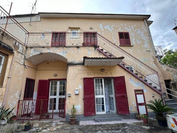 casa indipendente in vendita a San Felice a Cancello in zona Casazenca