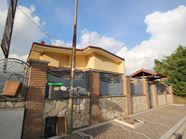 casa indipendente in vendita a San Felice a Cancello