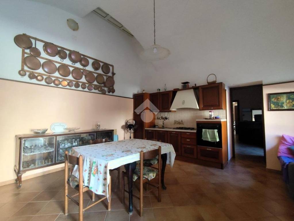 casa indipendente in vendita a San Felice a Cancello in zona Trotti