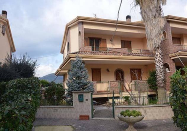 casa indipendente in vendita a San Felice a Cancello