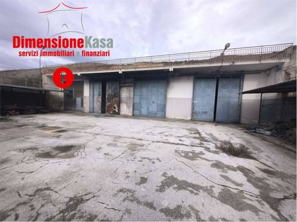 capannone in vendita a San Felice a Cancello