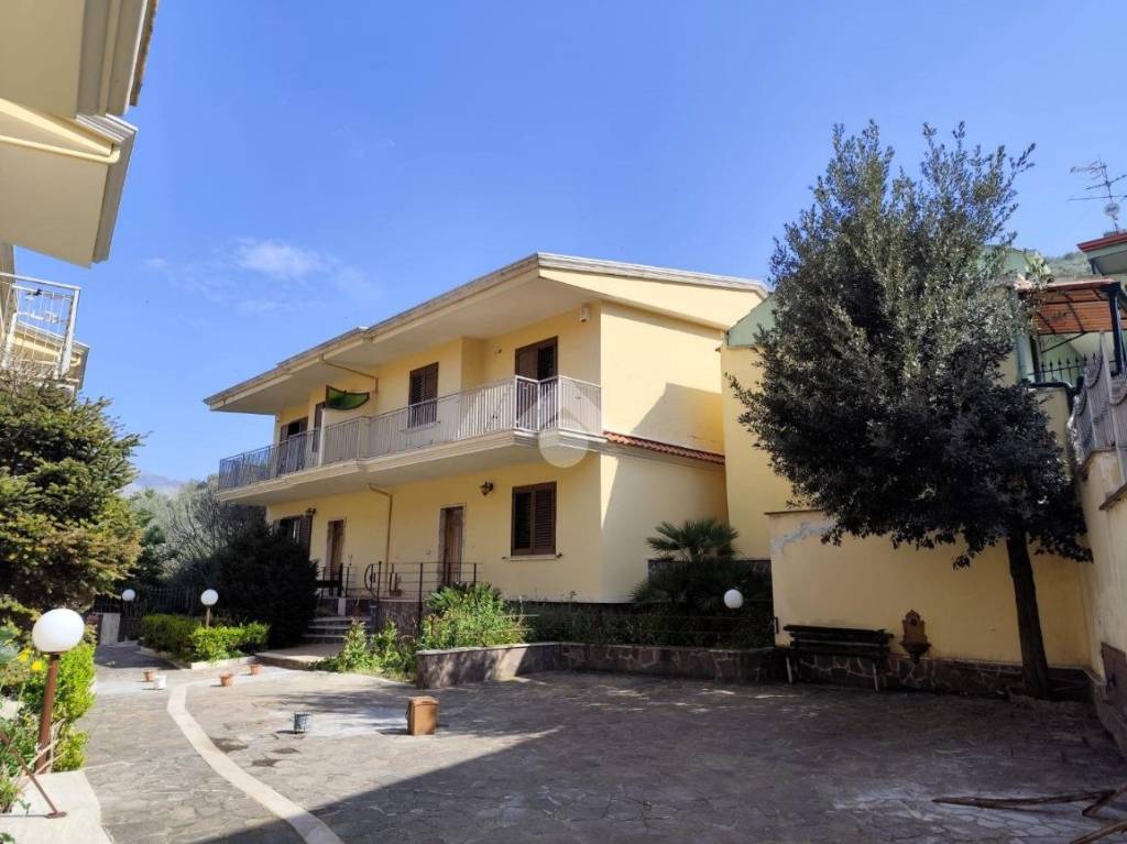 casa indipendente in vendita a San Felice a Cancello in zona Cancello