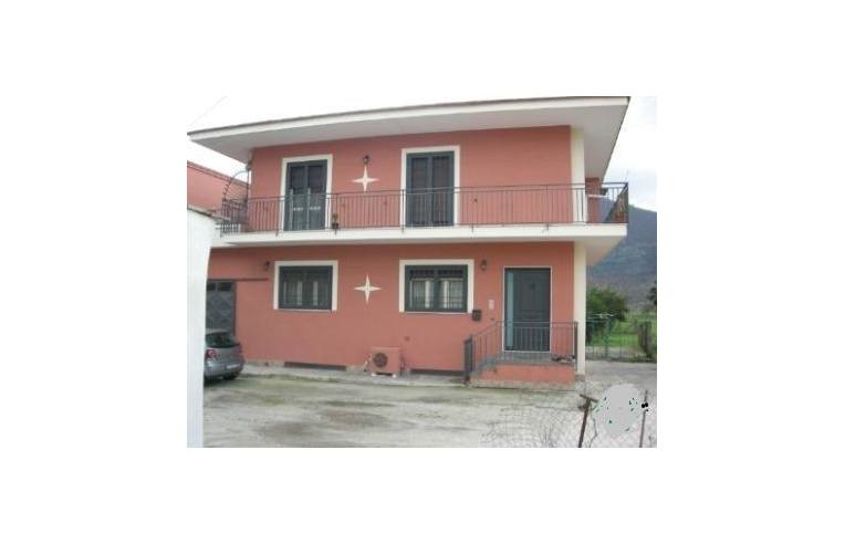 casa indipendente in vendita a San Felice a Cancello in zona Botteghino