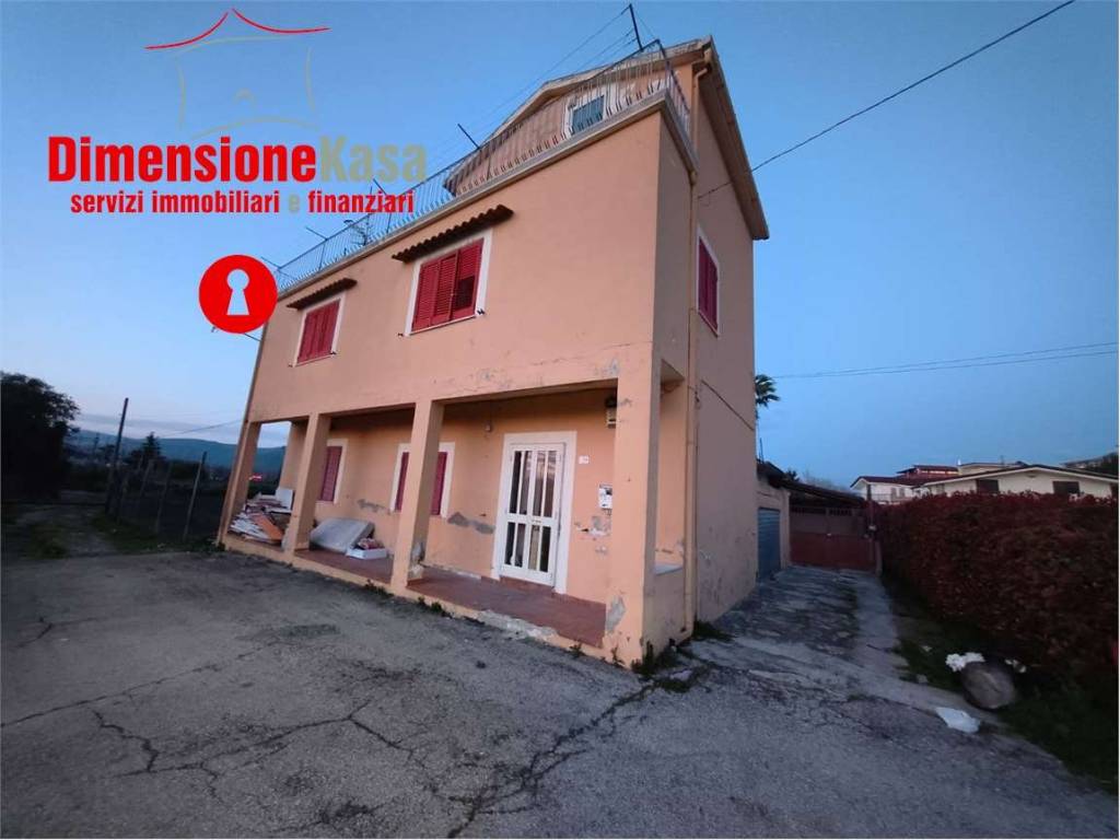 casa indipendente in vendita a San Felice a Cancello in zona Cancello