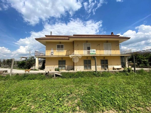 casa indipendente in vendita a San Felice a Cancello