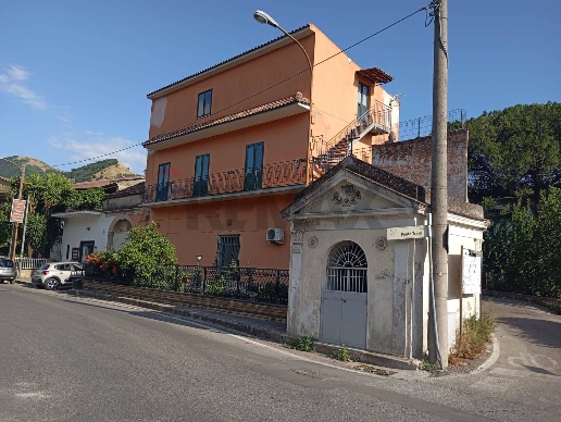 locale di sgombero in vendita a San Felice a Cancello