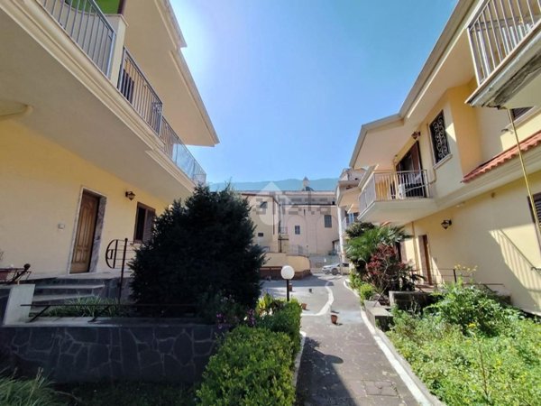 quadrivano in vendita a San Felice a Cancello in zona Casazenca