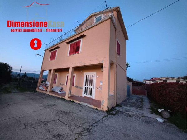 casa indipendente in vendita a San Felice a Cancello