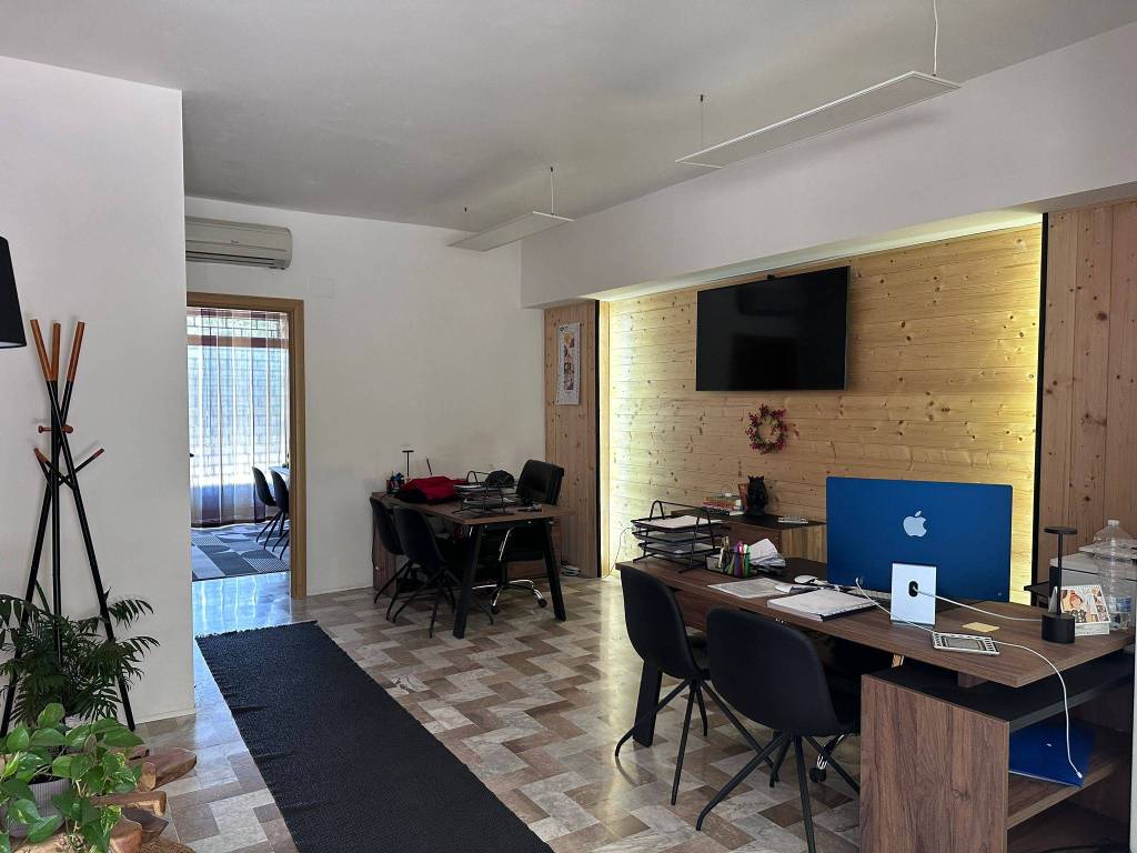 negozio in vendita a San Nicola la Strada