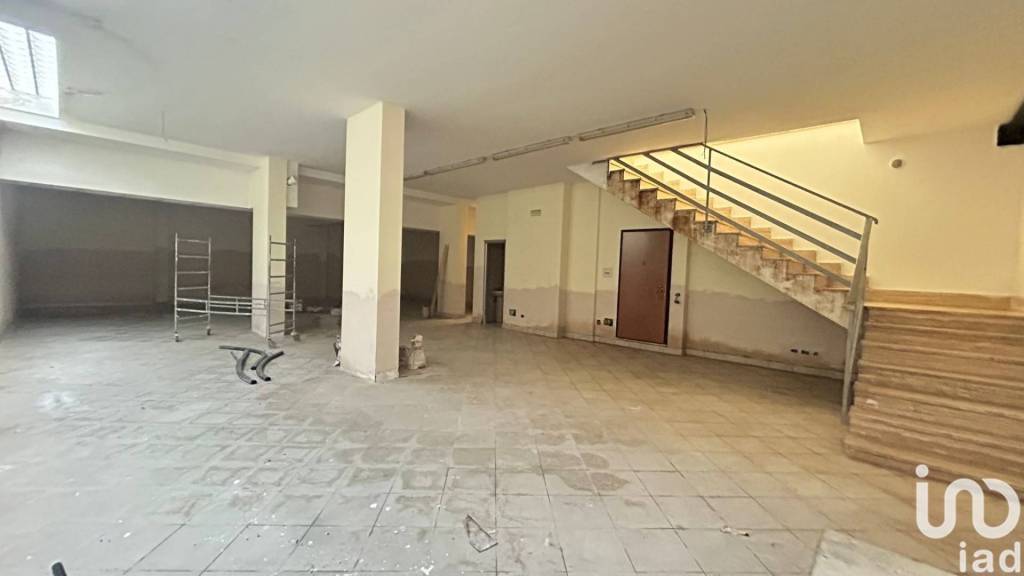 negozio in vendita a San Nicola la Strada