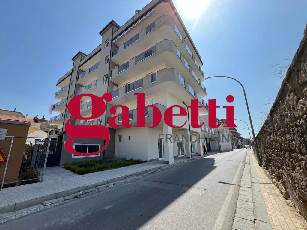 negozio in vendita a San Nicola la Strada