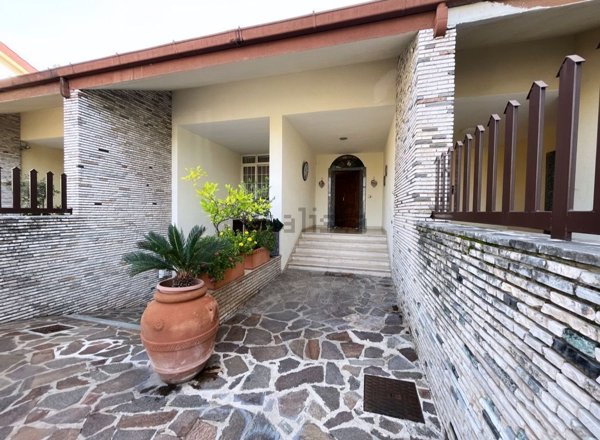 casa indipendente in vendita a San Nicola la Strada