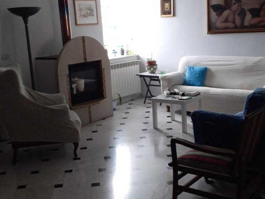 intera palazzina in vendita a San Nicola la Strada