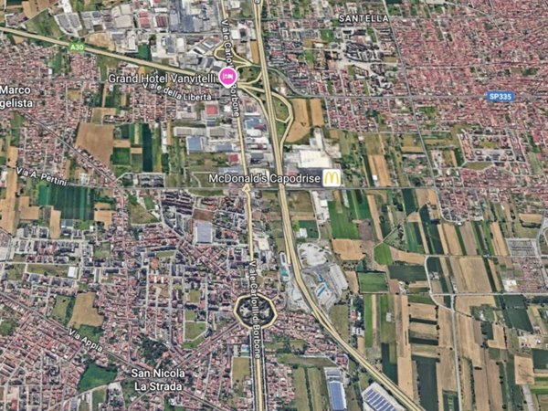 negozio in vendita a San Nicola la Strada
