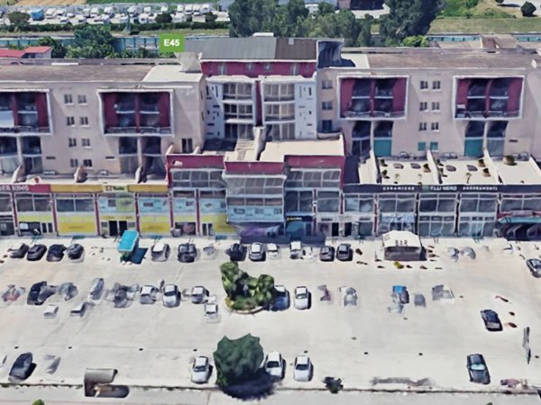 negozio in vendita a San Nicola la Strada