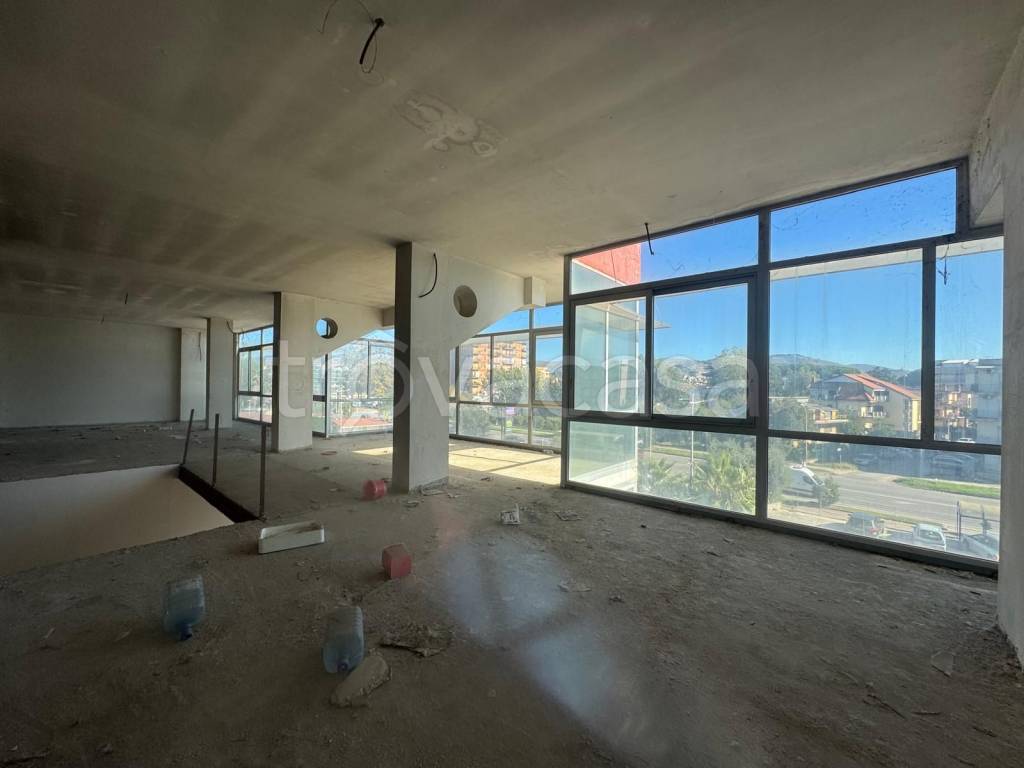 ufficio in vendita a San Nicola la Strada