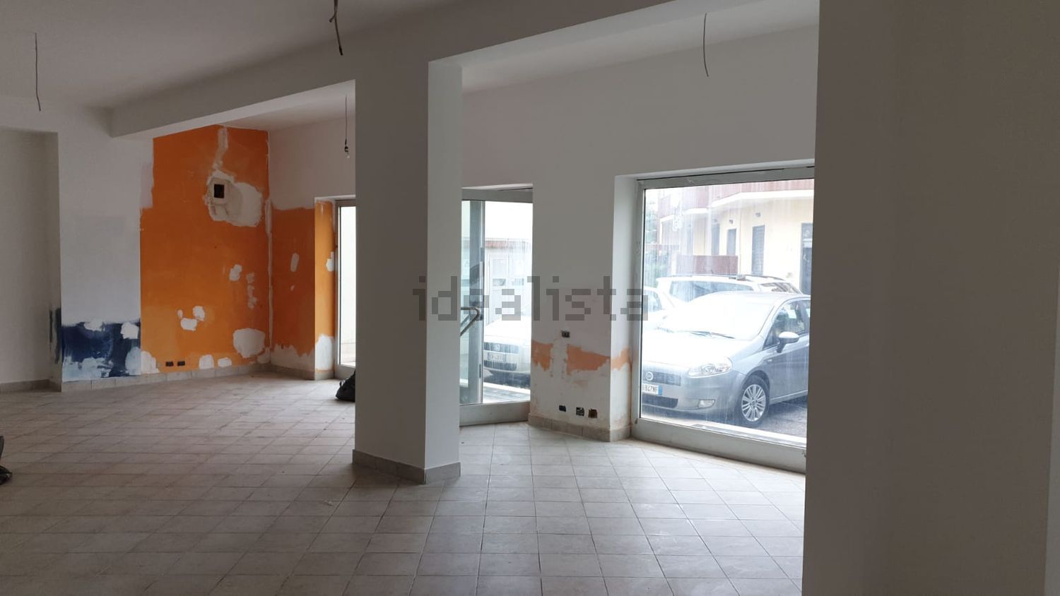 locale commerciale in vendita a San Nicola la Strada