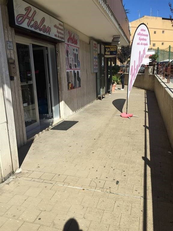 negozio in vendita a San Nicola la Strada