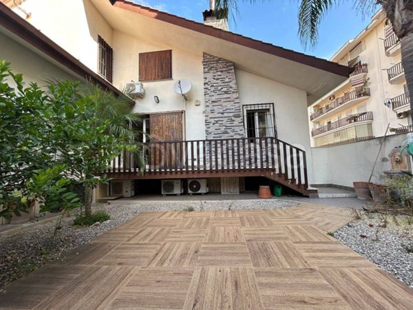 casa indipendente in vendita a San Nicola la Strada