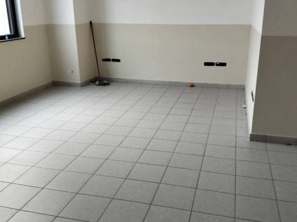 ufficio in vendita a San Nicola la Strada