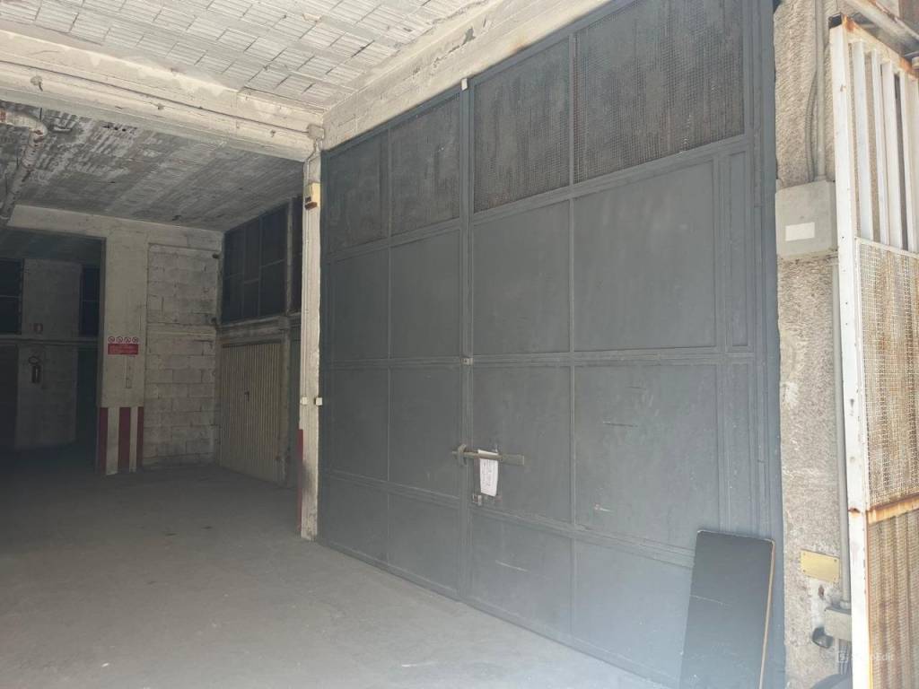 locale commerciale in vendita a San Nicola la Strada