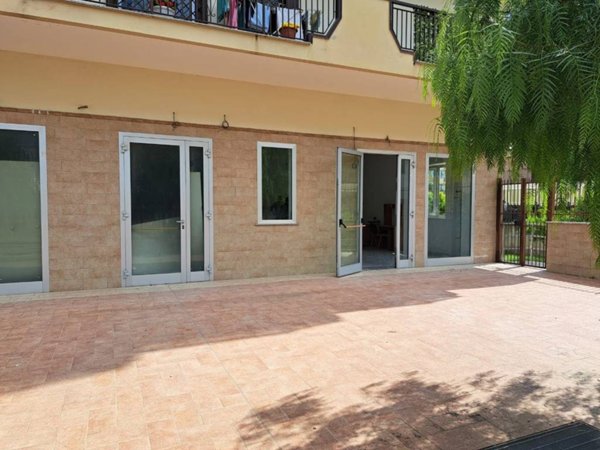 negozio in vendita a San Nicola la Strada