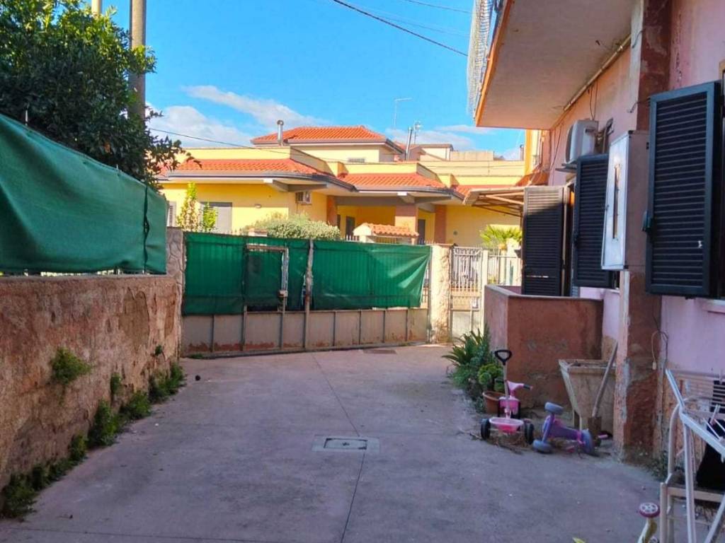 intera palazzina in vendita a San Nicola la Strada