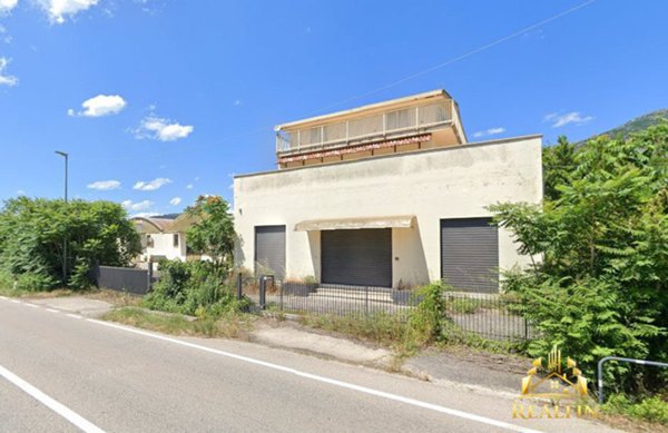 locale commerciale in vendita a San Pietro Infine