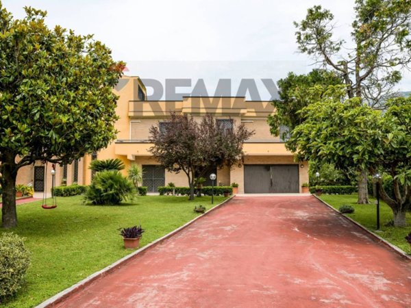 casa indipendente in vendita a San Pietro Infine