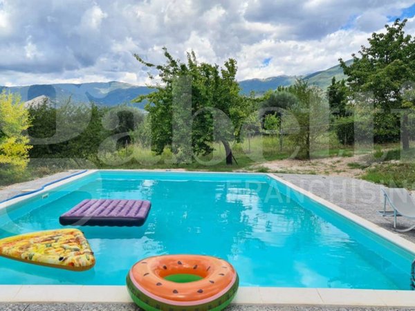 casa indipendente in vendita a San Potito Sannitico