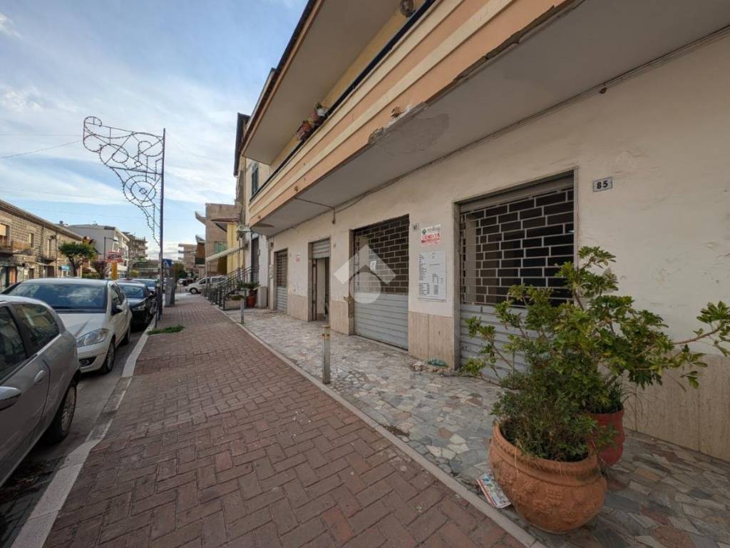 negozio in vendita a San Prisco