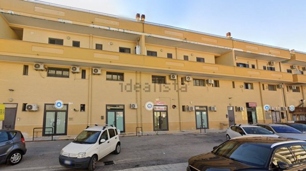 locale commerciale in vendita a San Prisco