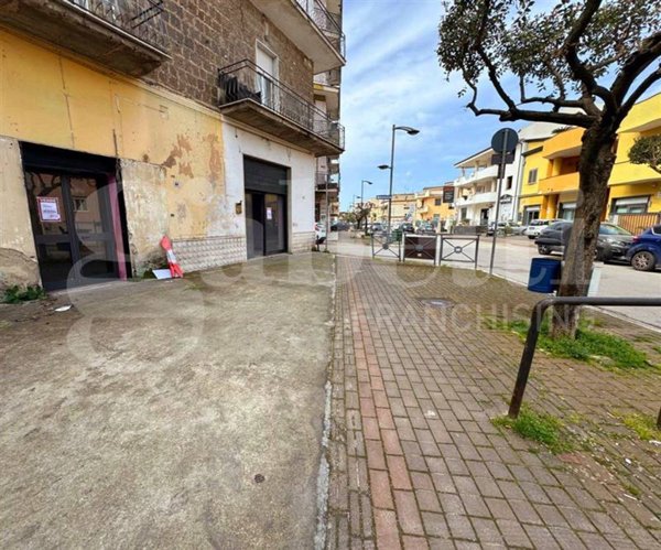 negozio in vendita a San Prisco