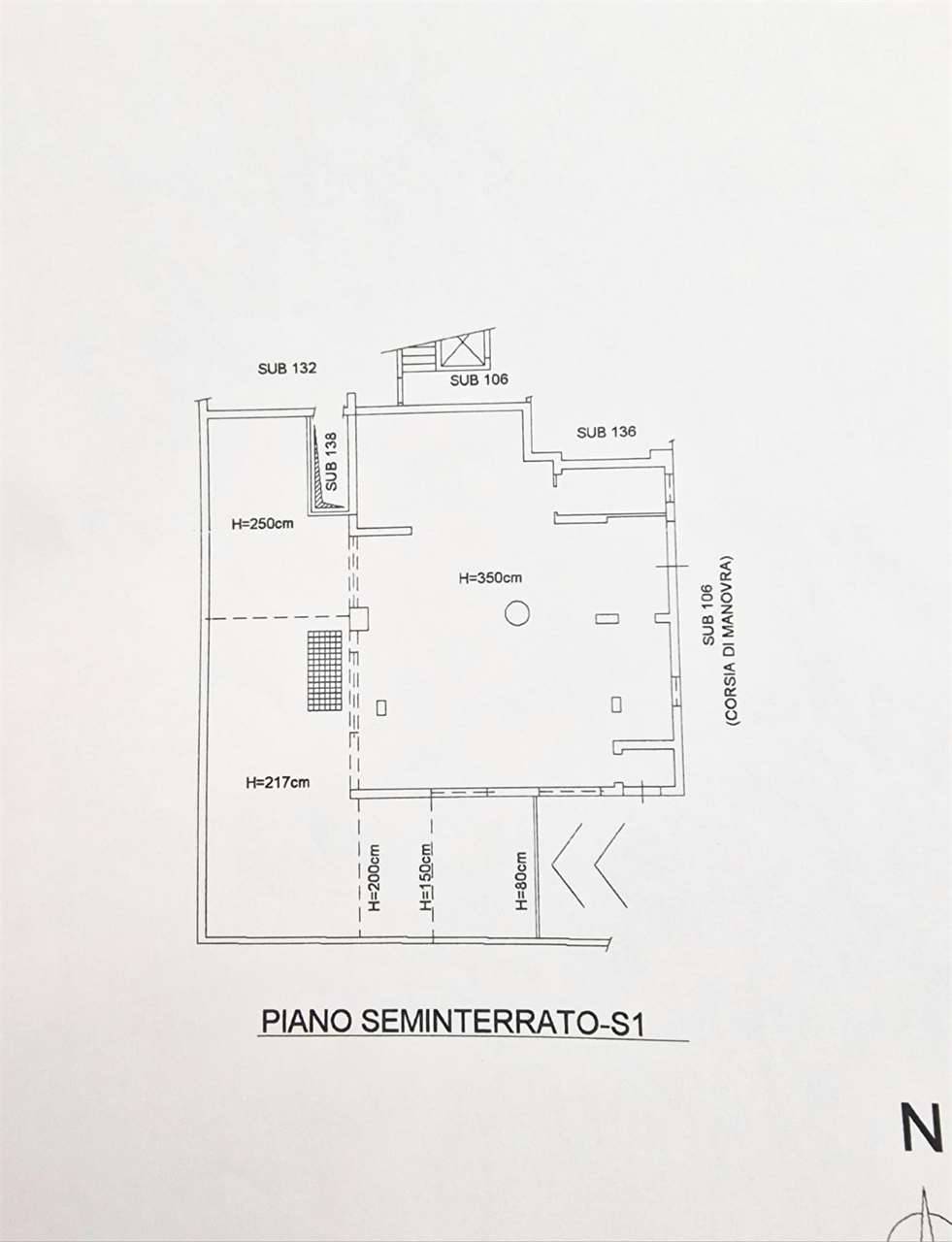 locale di sgombero in vendita a San Prisco