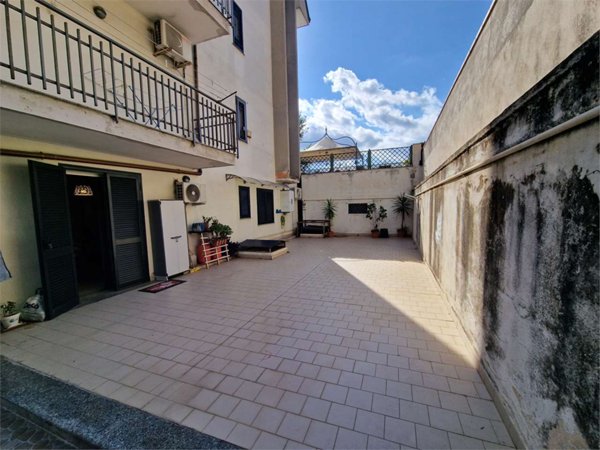 locale di sgombero in vendita a San Prisco