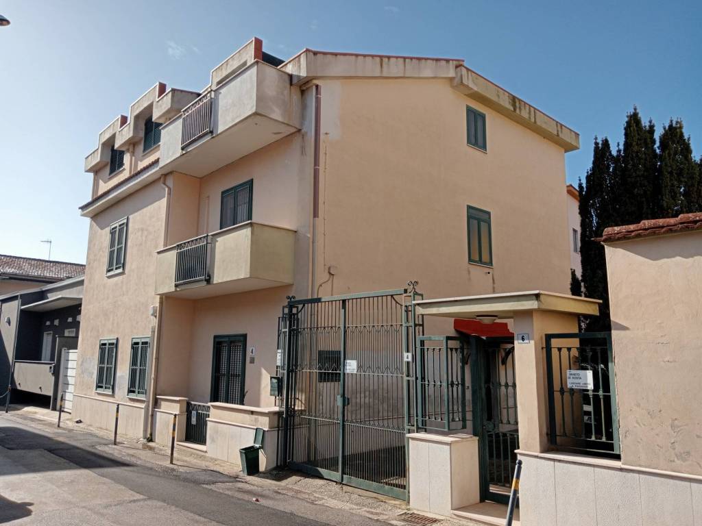 intera palazzina in vendita a San Prisco