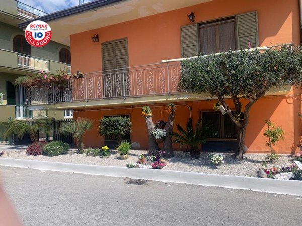 casa indipendente in vendita a Santa Maria a Vico