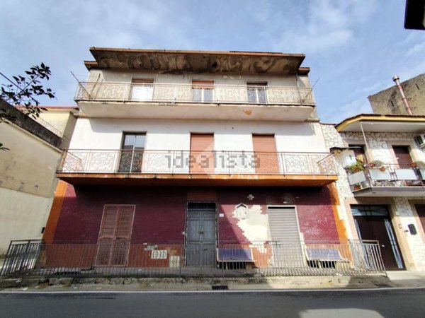 esavano in vendita a Santa Maria a Vico