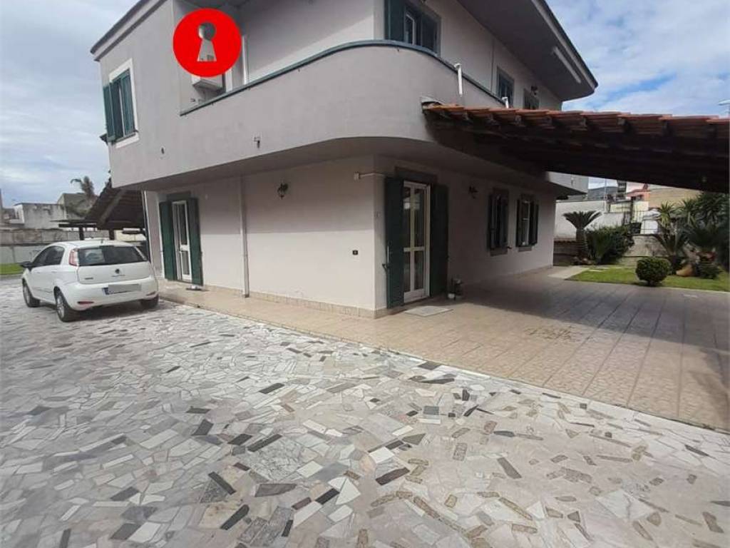 intera palazzina in vendita a Santa Maria a Vico