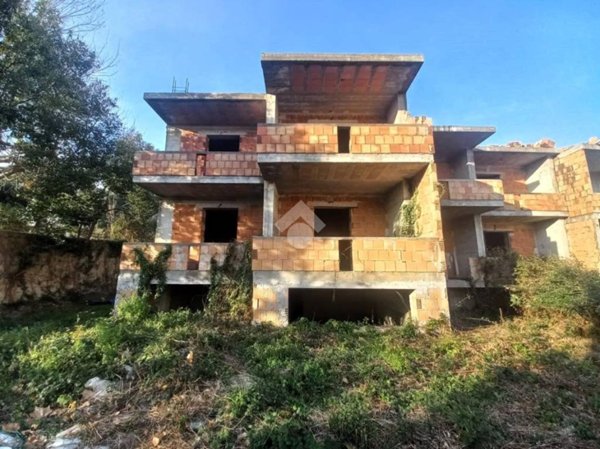 casa indipendente in vendita a Santa Maria a Vico