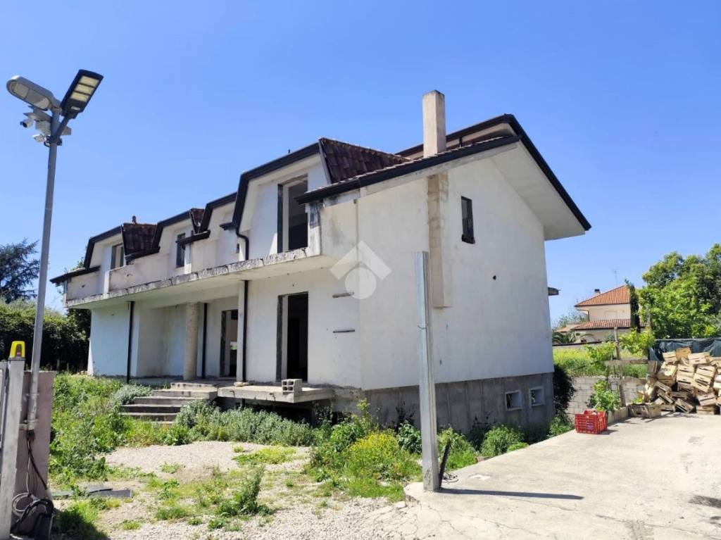 casa indipendente in vendita a Santa Maria a Vico